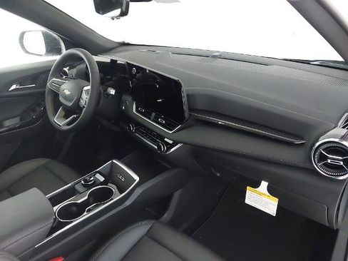 New 2026 Chevrolet Equinox LT w/ Convenience Package II FWD image 29