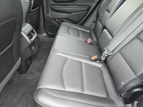 Used 2023 GMC Terrain SLT image 29