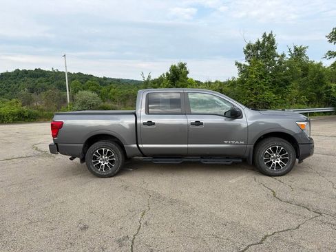 Used 2023 Nissan Titan SV w/ SV Convenience Package AWD/4WD image 2