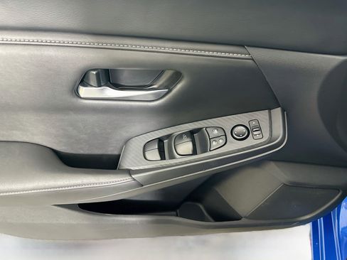 Used 2025 Nissan Sentra SV FWD image 15