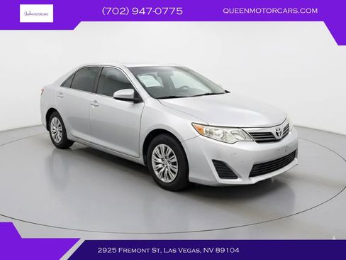 Used 2014 Toyota Camry L FWD image 1