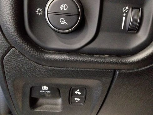 Used 2023 RAM 1500 Big Horn image 17