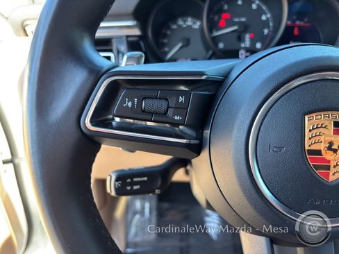 Used 2022 Porsche Macan image 28