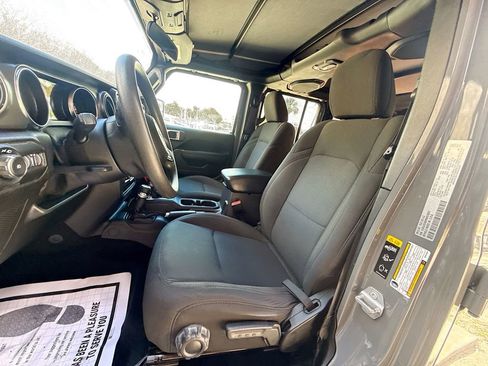 Used 2021 Jeep Wrangler Unlimited Sport image 23