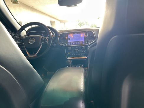 Used 2019 Jeep Grand Cherokee Altitude AWD/4WD image 30