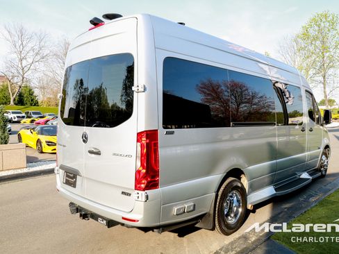 Used 2021 Mercedes-Benz Sprinter 3500 image 8
