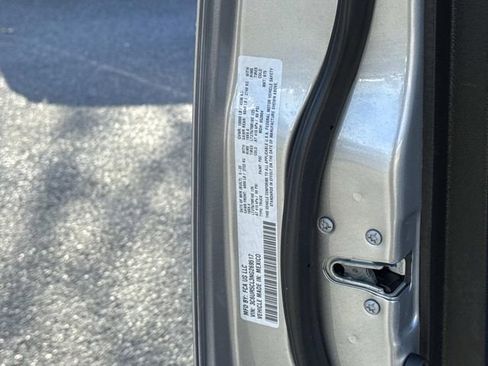 Used 2022 RAM 2500 Tradesman w/ Chrome Appearance Group image 30