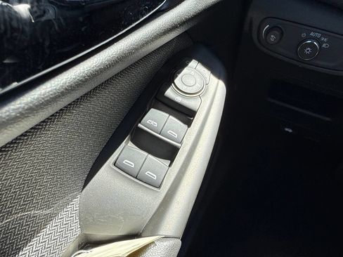 Used 2025 Chevrolet TrailBlazer LT AWD/4WD image 39