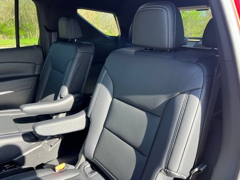 New 2026 Chevrolet Traverse LT FWD image 23
