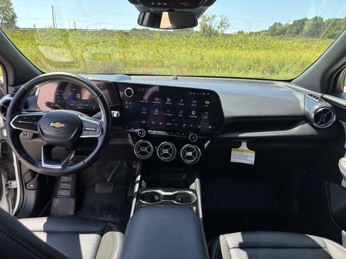 Used 2024 Chevrolet Blazer EV LT AWD/4WD image 16