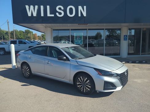 Used 2026 Nissan Altima 2.5 SV AWD/4WD image 1
