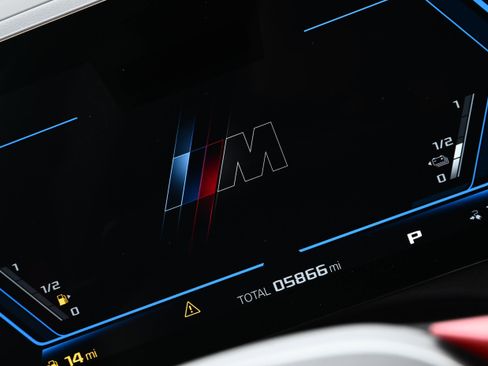 Used 2025 BMW M5 w/ Executive Package image 45