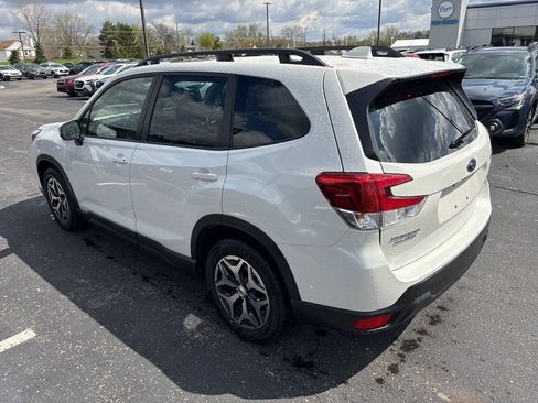 Used 2023 Subaru Forester Premium AWD/4WD image 5