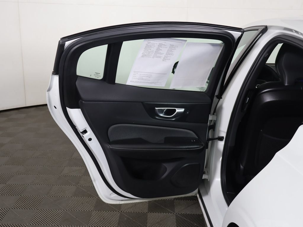 Used 2024 Volvo S60 B5 Plus w/ Climate Package AWD/4WD image 25