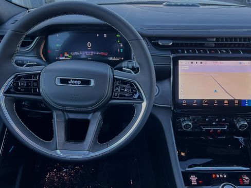 New 2024 Jeep Grand Cherokee Overland w/ Luxury Tech Group IV image 12