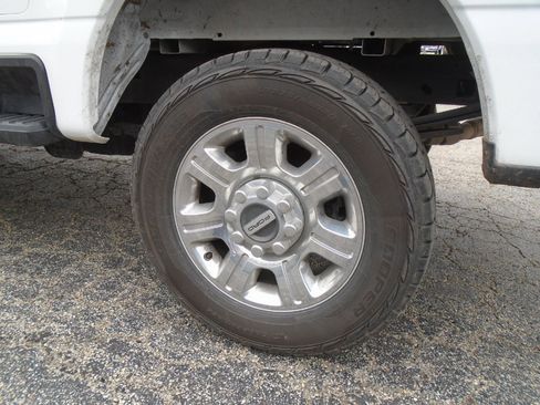 Used 2023 Ford F250 XLT w/ F-250 >10K GVWR Package image 11