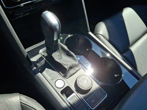 Used 2023 Volkswagen Atlas SE w/ Panoramic Sunroof Package image 18