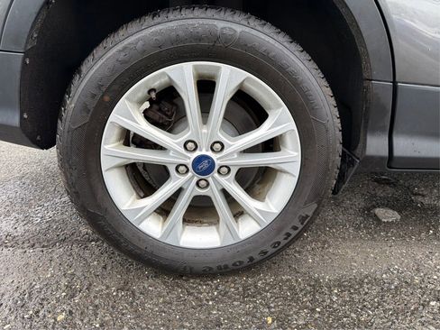 Used 2018 Ford Escape SE image 17