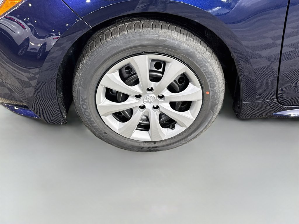 New 2027 Toyota Corolla LE FWD image 4
