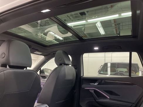 New 2026 Volkswagen Tiguan SE R-Line image 26