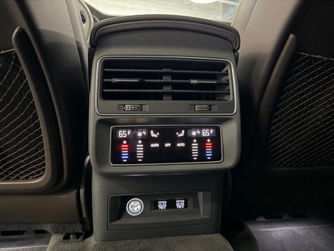 Used 2019 Audi Q8 Prestige w/ Luxury Package AWD/4WD image 56