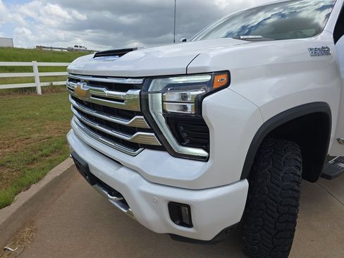 Used 2024 Chevrolet Silverado 2500 High Country w/ High Country Premium Package AWD/4WD image 31