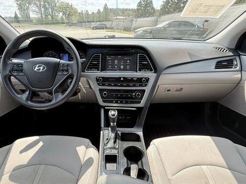 Used 2016 Hyundai Sonata SE image 3