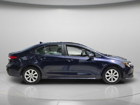 Used 2025 Toyota Corolla LE FWD image 3