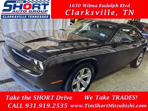 Used 2019 Dodge Challenger SXT RWD image 1