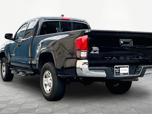Used 2023 Toyota Tacoma SR5 AWD/4WD image 12