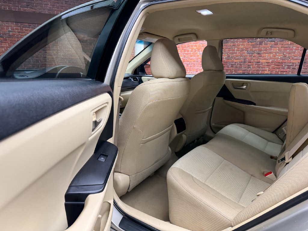 Used 2015 Toyota Camry LE FWD image 23