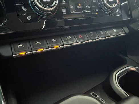 Used 2023 GMC Sierra 1500 Denali Ultimate AWD/4WD image 47