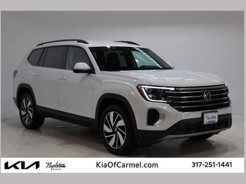 Used 2025 Volkswagen Atlas SE AWD/4WD image 1