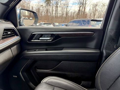 Certified 2025 Chevrolet Tahoe Premier image 41