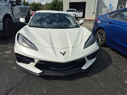 Used 2023 Chevrolet Corvette Stingray Premium Conv w/ Z51 Performance Package RWD image 2