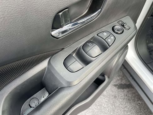 Used 2024 Nissan Kicks SV image 27