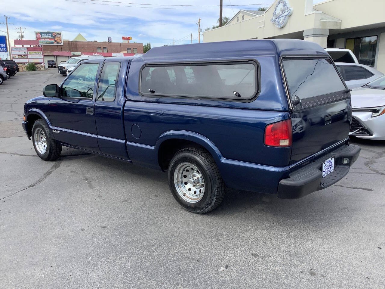 Used 2002 Chevrolet S10 Pickup 2WD Extended Cab w/ Preferred Equipment Group image 7