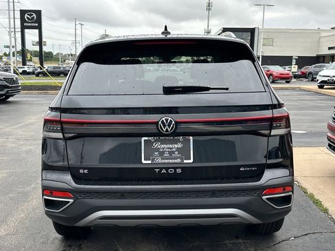 New 2025 Volkswagen Taos SE image 3