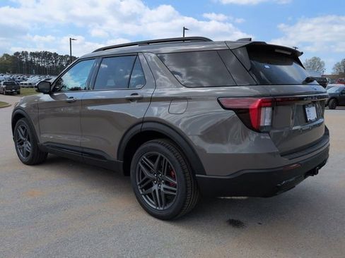 New 2026 Ford Explorer ST-Line image 6