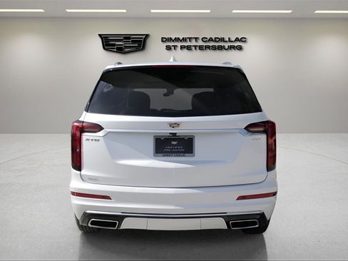 Used 2021 Cadillac XT6 Premium Luxury image 4