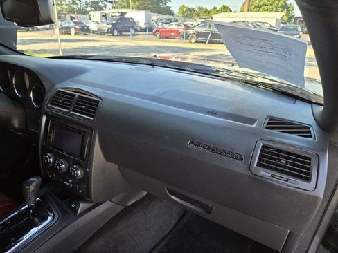 Used 2012 Dodge Challenger SXT RWD image 15
