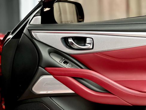 Used 2017 INFINITI Q60 Red Sport 400 image 37