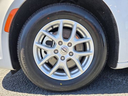 Used 2022 Chrysler Pacifica Touring-L FWD image 22