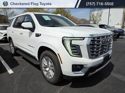 Used 2025 GMC Yukon Denali w/ Advanced Technology Package image 3