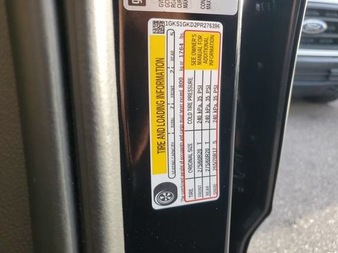 Used 2023 GMC Yukon XL SLT RWD image 31