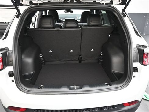 New 2026 Jeep Compass Latitude image 19