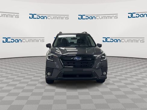 Used 2023 Subaru Forester Premium AWD/4WD image 3