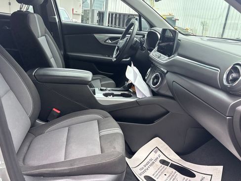 Used 2025 Chevrolet Blazer LT AWD/4WD image 16
