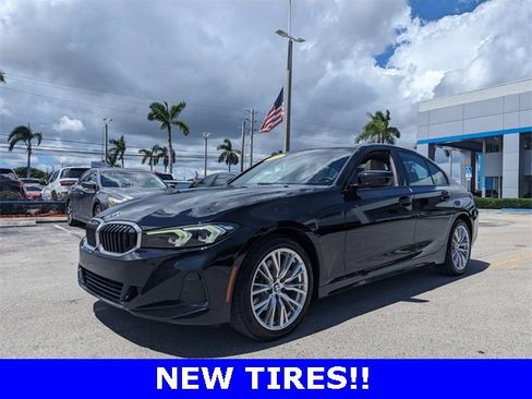 Used 2023 BMW 330i Sedan w/ Premium Package image 4