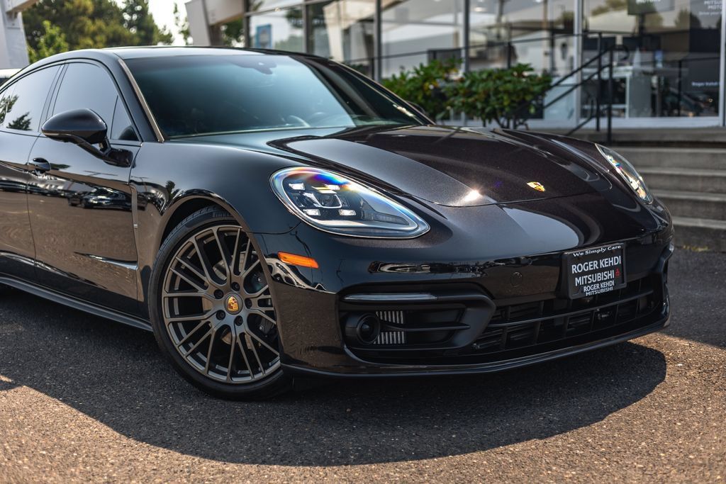 Used 2023 Porsche Panamera 4 Platinum Edition AWD/4WD image 3